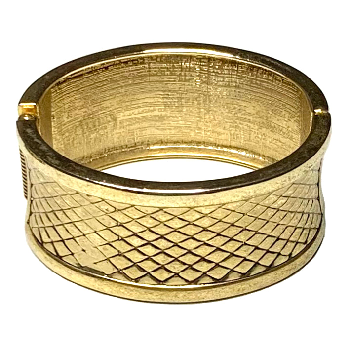 Etched Criss Cross Oval Bracelet